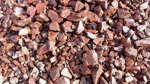 Kamenclub.ru: Щебень крошка красный (ЯШМА) фр. 10-20 мм.  купить в Махачкале яшма красный, бордовый, оранжевый, рыжий декоративный каменный ландшафтный щебень колотый 9000 руб/т   фото КАМЕНЬ КЛУБ