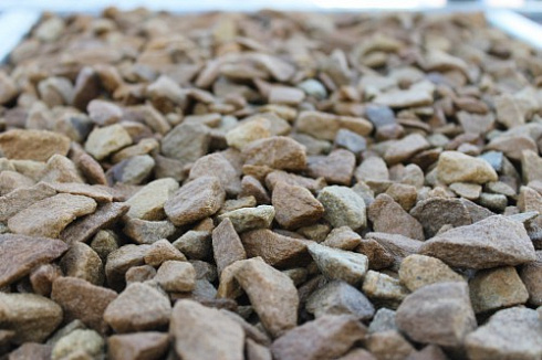 Kamenclub.ru: Щебень крошка желтый (песчаник) фр. 20-40 мм.  купить в Махачкале песчаник бежевый рыжий каменная крошка песчаника 9500 руб/т   фото КАМЕНЬ КЛУБ