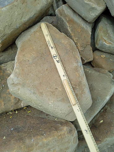 Kamenclub.ru: Песчаник для мощения дорожек, площадок, парковок ( фр 5-10 см)  купить в Махачкале песчаник  серый желтый коричневый рыжий песчаник оголтованный окатанный 6500 руб/т   фото КАМЕНЬ КЛУБ