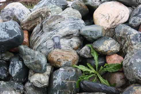 Kamenclub.ru: Ландшафтные валунчики фр.100-500 мм.  купить в Махачкале крупный природный камень серый, темно-серый, светло-серый речной валун крупный 4800 руб/т   фото КАМЕНЬ КЛУБ