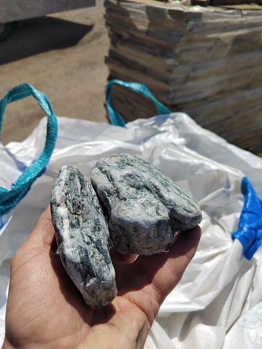 фото Галтованный жадеит (фр. 70-100 мм)  купить в Махачкале в интернет-портале КАМЕНЬ КЛУБ