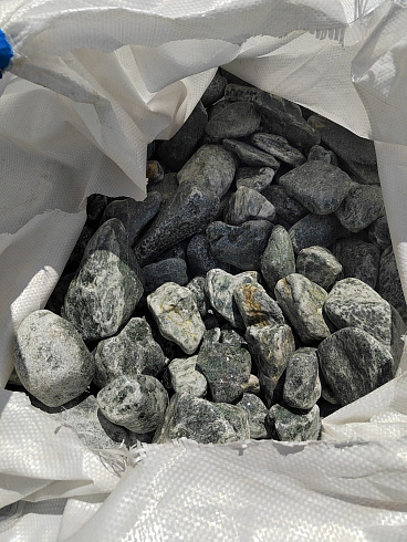 фото Галтованный жадеит (фр. 70-100 мм)  купить в Махачкале в интернет-портале КАМЕНЬ КЛУБ