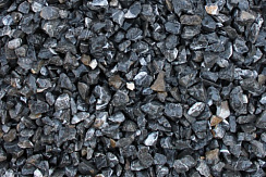 Kamenclub.ru: Щебень крошка черный (мрамор) фр. 3-5 мм.  купить в Махачкале мрамор черный белый с прожилками щебень мраморный декоративный колотый 18000 руб/т   фото КАМЕНЬ КЛУБ