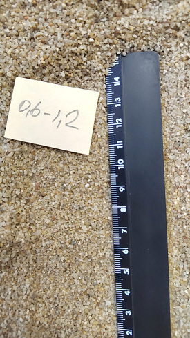 Кварцевый песок для площадок фр. 0,6-1,2 мм.  купить в Махачкале фото Камень Клуб