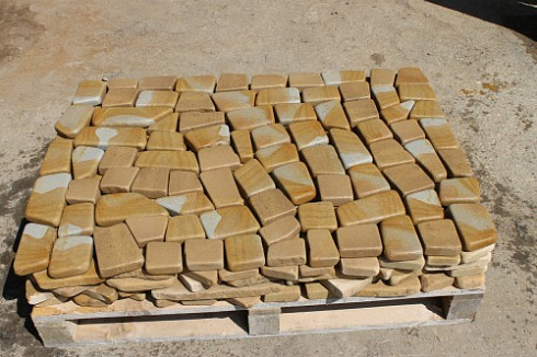 Kamenclub.ru: Песчаник брусчатка (Готика) art PSG-L-01  купить в Махачкале    2300 руб/кв.м   фото КАМЕНЬ КЛУБ