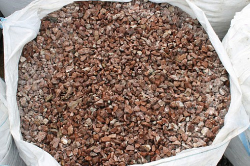 Kamenclub.ru: Мраморная крошка (щебень крошка розовый) фр. 20-40 мм.  купить в Махачкале мрамор розовый, красный мраморная крошка декоративная 11000 руб/т   фото КАМЕНЬ КЛУБ