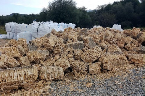 Kamenclub.ru: Крымский природный меотис фр. 100-500 мм.  купить в Махачкале меотис бежевый рыжий молочный желтый ракушечник 4 500 руб/т   фото КАМЕНЬ КЛУБ