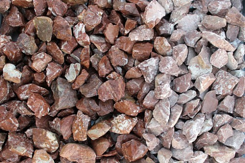 Kamenclub.ru: Мраморная крошка (щебень крошка розовый) фр. 20-40 мм.  купить в Махачкале мрамор розовый, красный мраморная крошка декоративная 11000 руб/т   фото КАМЕНЬ КЛУБ