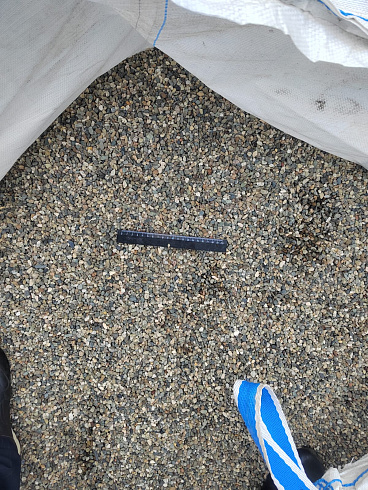 Kamenclub.ru: Галька речная окат (серая) фр.5-10 мм купить  в Махачкале галька речная серая, серый, темно-серый, светло-серый, коричневый речная окатанная галька декоративная ландшатфная 5000 руб/т   фото КАМЕНЬ КЛУБ