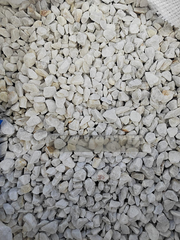 Kamenclub.ru: Мраморная крошка, щебень, цвет-белый, фр. 10-20 мм.  купить в Махачкале мрамор белый, молочный айвори каменная ландшафтная декоративная крошка шебня 12000 руб/т   фото КАМЕНЬ КЛУБ