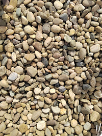 Kamenclub.ru: Галька речная окат рыжая фр. 20-40 мм. купить  в Махачкале галька речная окатанная рыжая желтая серая округлая речная галька 5000 руб/т   фото КАМЕНЬ КЛУБ