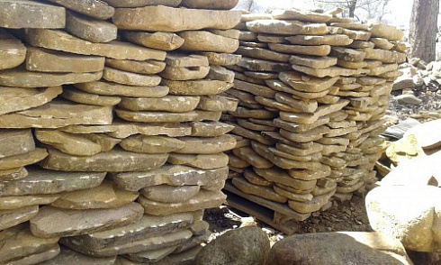 Kamenclub.ru: Песчаник колотый для облицовки (фр. 2-3 см)  купить в Махачкале песчаник бежевый серый рыжий песчаник строительный 5000 руб/т   фото КАМЕНЬ КЛУБ