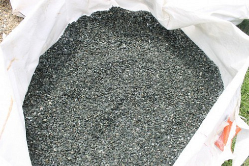 Kamenclub.ru: Щебень крошка зеленый (змеевик) фр. 5-10 мм  купить в Махачкале змеевик зеленый, салатовый ландшафтный декоративный щебень крошка 7 200 руб/т   фото КАМЕНЬ КЛУБ