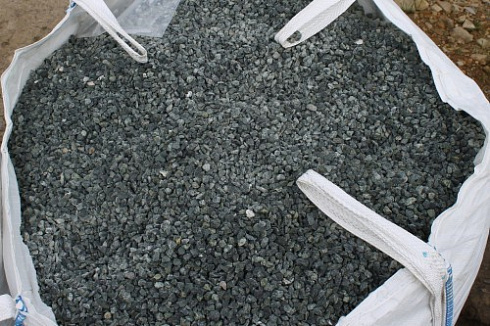 Kamenclub.ru: Щебень крошка зеленый (змеевик) фр. 10-20 мм.  купить в Махачкале змеевик зеленый, салатовый декоративная ландшафтная каменная крошка щебня 7 200 руб/т   фото КАМЕНЬ КЛУБ