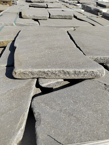 Kamenclub.ru: Песчаник галтованный для облицовки (фр. 2-5 см)  купить в Махачкале песчник рыжий желтый серый песчаник окатанный речной 6 000 руб/т   фото КАМЕНЬ КЛУБ