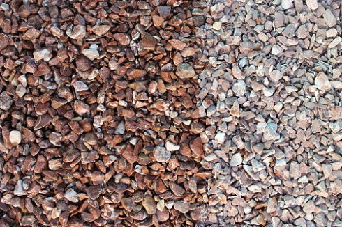 Kamenclub.ru: Мраморная крошка (щебень галтованный розовый) фр.10-20 мм.  купить в Махачкале мрамор розовый, красный ландшафтный декоративный окатанный округлый щебень 15000 руб/т   фото КАМЕНЬ КЛУБ