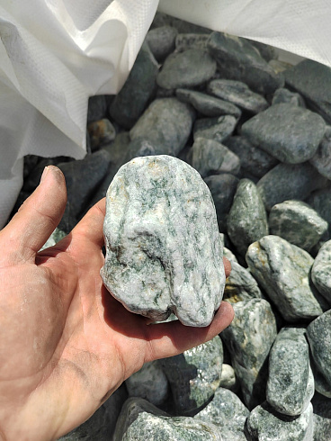 фото Галтованный жадеит (фр. 70-100 мм)  купить в Махачкале в интернет-портале КАМЕНЬ КЛУБ