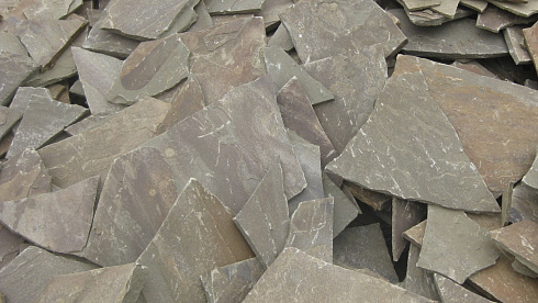 Kamenclub.ru: Песчаник пластушка серо-зеленый (3,0 см)  купить в Махачкале песчаник серо-зеленый, серый, зеленый песчаник пластушка колотый рваный ландшафтный 10200 руб/м3   фото КАМЕНЬ КЛУБ