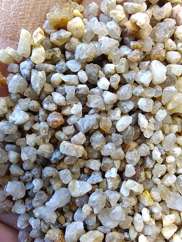 Кварцевый песок сухой фракцинированный фр. 1,6-4 мм.  купить в Махачкале фото Камень Клуб