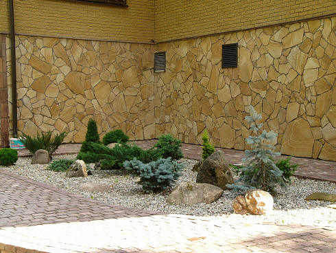 Kamenclub.ru: Песчаник пластушка желтый с разводом под дерево (2 см)  купить в Махачкале плитняк желтый с разводами, желтый, рыжий, серый песчаник пластушка рваная ландшафтная 11 000 руб/м3   фото КАМЕНЬ КЛУБ