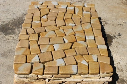 Kamenclub.ru: Песчаник брусчатка (Готика) art PSG-L-01  купить в Махачкале    2300 руб/кв.м   фото КАМЕНЬ КЛУБ