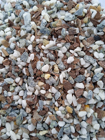 Kamenclub.ru: Мраморная крошка (щебень крошка микс: белый-зеленый-розовый) фр. 5-10 мм  купить в Махачкале мрамор белый, зеленый, розовый, разноцветный, молочный декоративная ландшафтная мраморная крошка 9500 руб/т   фото КАМЕНЬ КЛУБ