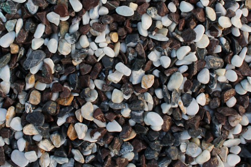 Kamenclub.ru: Мраморная крошка (щебень галтованный микс:: серый-зеленый-розовый) фр.10-20 мм.  купить в Махачкале мрамор серый, зеленый, розовый щебень окатанный округлый декоративный ландшафтный 15500 руб/т   фото КАМЕНЬ КЛУБ