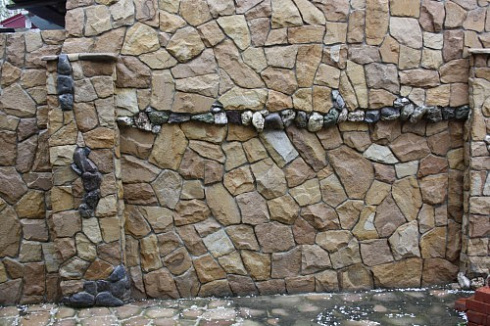 Kamenclub.ru: Песчаник колотый для облицовки (фр. 2-3 см)  купить в Махачкале песчаник бежевый серый рыжий песчаник строительный 5000 руб/т   фото КАМЕНЬ КЛУБ