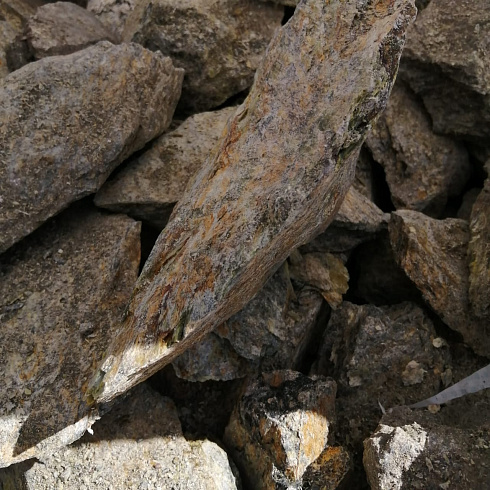 фото Змеевик салатовый  (фр. 70-100 мм)  купить в Махачкале в интернет-портале КАМЕНЬ КЛУБ