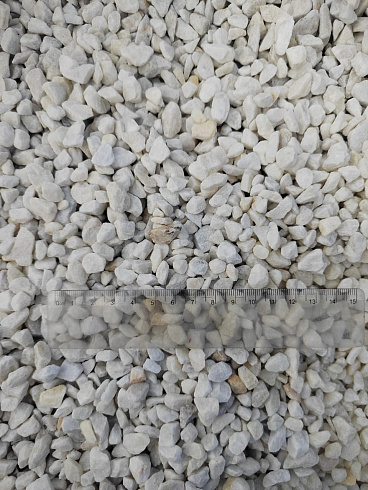 Kamenclub.ru: Мраморная крошка, щебень, цвет-белый, фр. 5-10 мм.  купить в Махачкале мрамор белый, айвори, молочный мраморная каменная крошка ландшафтная 12000 руб/т   фото КАМЕНЬ КЛУБ