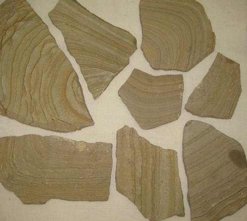 Kamenclub.ru: Песчаник пластушка желтый с разводом под дерево (2 см)  купить в Махачкале плитняк желтый с разводами, желтый, рыжий, серый песчаник пластушка рваная ландшафтная 11 000 руб/м3   фото КАМЕНЬ КЛУБ