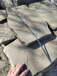 Kamenclub.ru: Песчаник пластушка светло-серый (4,0 - 6,0 см)  купить в Махачкале плитняк - пластушка светло-серый песчаник 12600 руб/м3   фото КАМЕНЬ КЛУБ