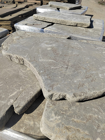 Kamenclub.ru: Песчаник галтованный для облицовки (фр. 2-5 см)  купить в Махачкале песчник рыжий желтый серый песчаник окатанный речной 6 000 руб/т   фото КАМЕНЬ КЛУБ