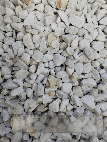 Kamenclub.ru: Мраморная крошка, щебень, цвет-белый, фр. 10-20 мм.  купить в Махачкале мрамор белый, молочный айвори каменная ландшафтная декоративная крошка шебня 12000 руб/т   фото КАМЕНЬ КЛУБ