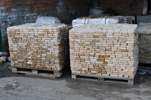 Kamenclub.ru: Песчаник брусчатка (Готика) art PSG-L-01  купить в Махачкале    2300 руб/кв.м   фото КАМЕНЬ КЛУБ