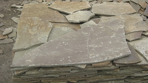 Kamenclub.ru: Песчаник пластушка серо-зеленый (4,0 см- 5,0 см)  купить в Махачкале песчаник серо-зеленый, серый, зеленый песчаник рваный ландшафтный колотый 9000 руб/м3   фото КАМЕНЬ КЛУБ