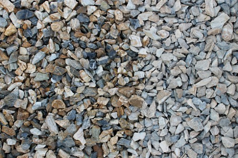 Kamenclub.ru: Мраморная крошка (щебень крошка медовый), фр. 10-20 мм.  купить в Махачкале песчаник бежевый, серый каменная ландшафтная крошка  12000 руб/т   фото КАМЕНЬ КЛУБ