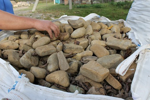 Kamenclub.ru: Песчаник брусчатка  купить в Махачкале    5 500 руб/т   фото КАМЕНЬ КЛУБ