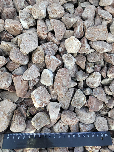 Kamenclub.ru: Мраморная крошка (щебень галтованный розовый) фр.20-40 мм.  купить в Махачкале мрамор розовый, красный оголтованный округлый щебень  15000 руб/т   фото КАМЕНЬ КЛУБ