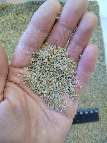 Кварцевый песок для площадок фр. 0,8 - 2 мм.  купить в Махачкале фото Камень Клуб