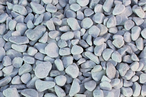 Kamenclub.ru: Мраморная крошка (щебень галтованный белый), фр.20-40 мм.  купить в Махачкале мрамор белый бежевый молочный мраморный щебень декоративный 17000 руб/т   фото КАМЕНЬ КЛУБ