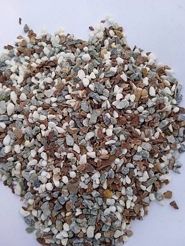 Kamenclub.ru: Мраморная крошка (щебень крошка микс: белый-зеленый-розовый) фр. 5-10 мм  купить в Махачкале мрамор белый, зеленый, розовый, разноцветный, молочный декоративная ландшафтная мраморная крошка 9500 руб/т   фото КАМЕНЬ КЛУБ