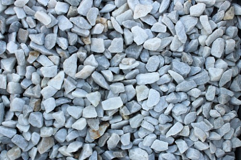 Kamenclub.ru: Мраморная крошка, щебень, цвет-белый,  фр. 20-40 мм.  купить в Махачкале мрамор белый молочный слоновая кость айвори  мраморная крошка ландшафтная 12000 руб/т   фото КАМЕНЬ КЛУБ