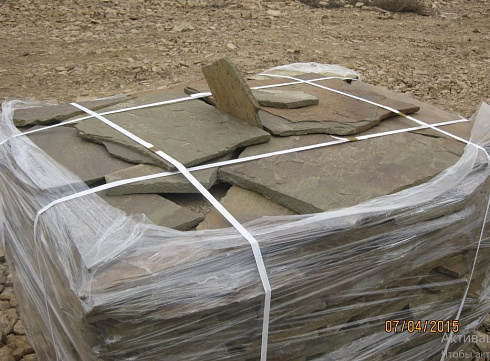 Kamenclub.ru: Песчаник пластушка серо-зеленый (1,5 см)  купить в Махачкале плитняк - пластушка серо-зеленый, серый, зеленый пластушка рваная ландшафтная колотая 10200 руб/м3   фото КАМЕНЬ КЛУБ