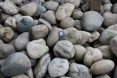 Kamenclub.ru: Речной валун (Ассорти) фр.100-300 мм.  купить в Махачкале галечник серый, темно-серый, светло-серый речная галька крупных размеров 4200 руб/т   фото КАМЕНЬ КЛУБ