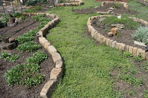 Kamenclub.ru: Песчаник для строительства и кладки блочный (фр 100-200 мм)  купить в Махачкале песчаник бежевый серый рыжий валун мелкий для строительства песчаник 6500 руб/т   фото КАМЕНЬ КЛУБ