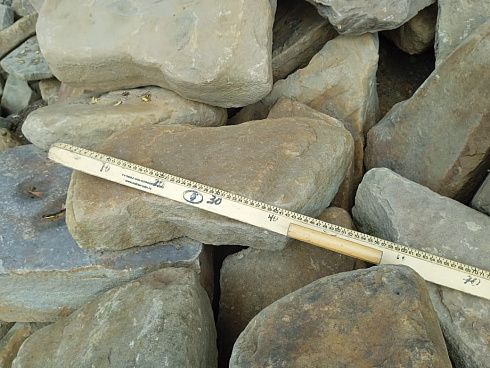 Kamenclub.ru: Песчаник для мощения дорожек, площадок, парковок ( фр 5-10 см)  купить в Махачкале песчаник  серый желтый коричневый рыжий песчаник оголтованный окатанный 6500 руб/т   фото КАМЕНЬ КЛУБ