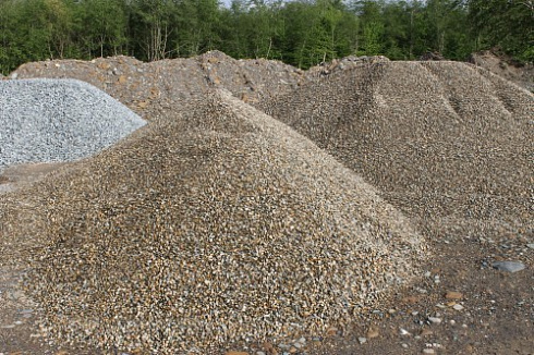 Kamenclub.ru: Галька окат (серо-желтая) фр.10-20 мм. купить  в Махачкале галька серо-желтая, рыжая, серый речная окатанная округлая галька 5000 руб/т   фото КАМЕНЬ КЛУБ