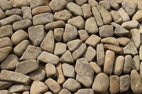 Kamenclub.ru: Песчаник брусчатка  купить в Махачкале    5 500 руб/т   фото КАМЕНЬ КЛУБ