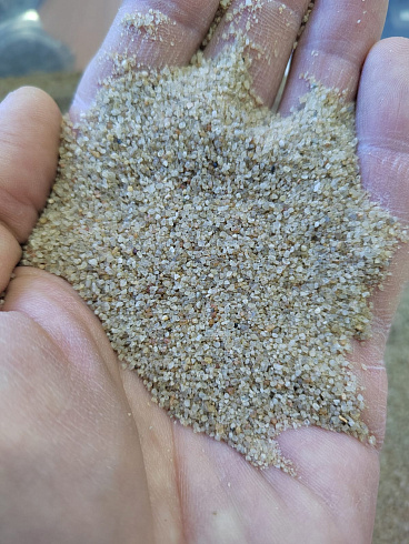 Кварцевый песок для площадок фр. 0,3 - 1 мм.  купить в Махачкале фото Камень Клуб